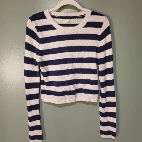 Aeire Striped Navy and White Sweater with open back - Picture 9 of 10